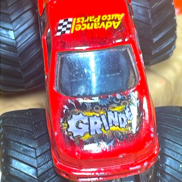 Grinder - Picture 2 of 3